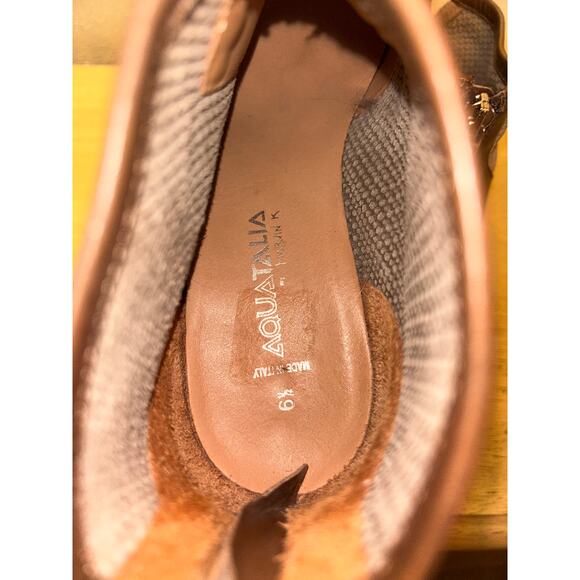 Aquatalia Marvin K Boho Hippie Stacked Heel Perforated Leather Ankle Boots - Picture 8 of 9